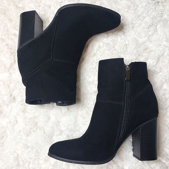 Wet Seal Black Vegan Chunky Heel Booties - Picture 3 of 8
